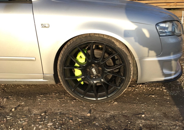 Audi A4 cena 59690 przebieg: 165997, rok produkcji 2005 z Gdynia małe 154